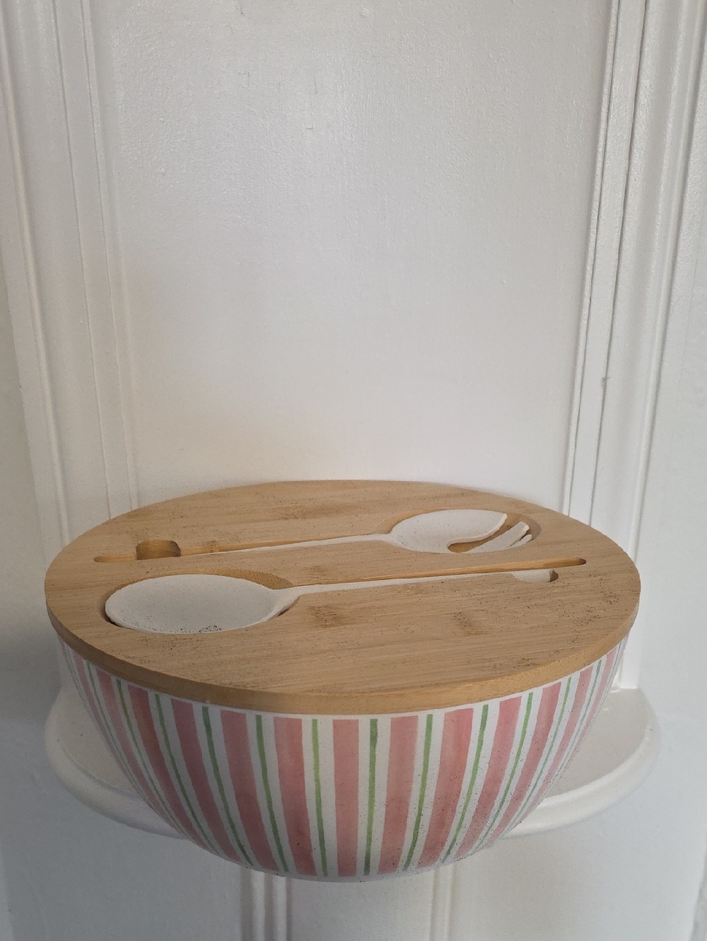 LARGE BOWL WITH SERVING UTENSILS: 125oz capacity Brand New